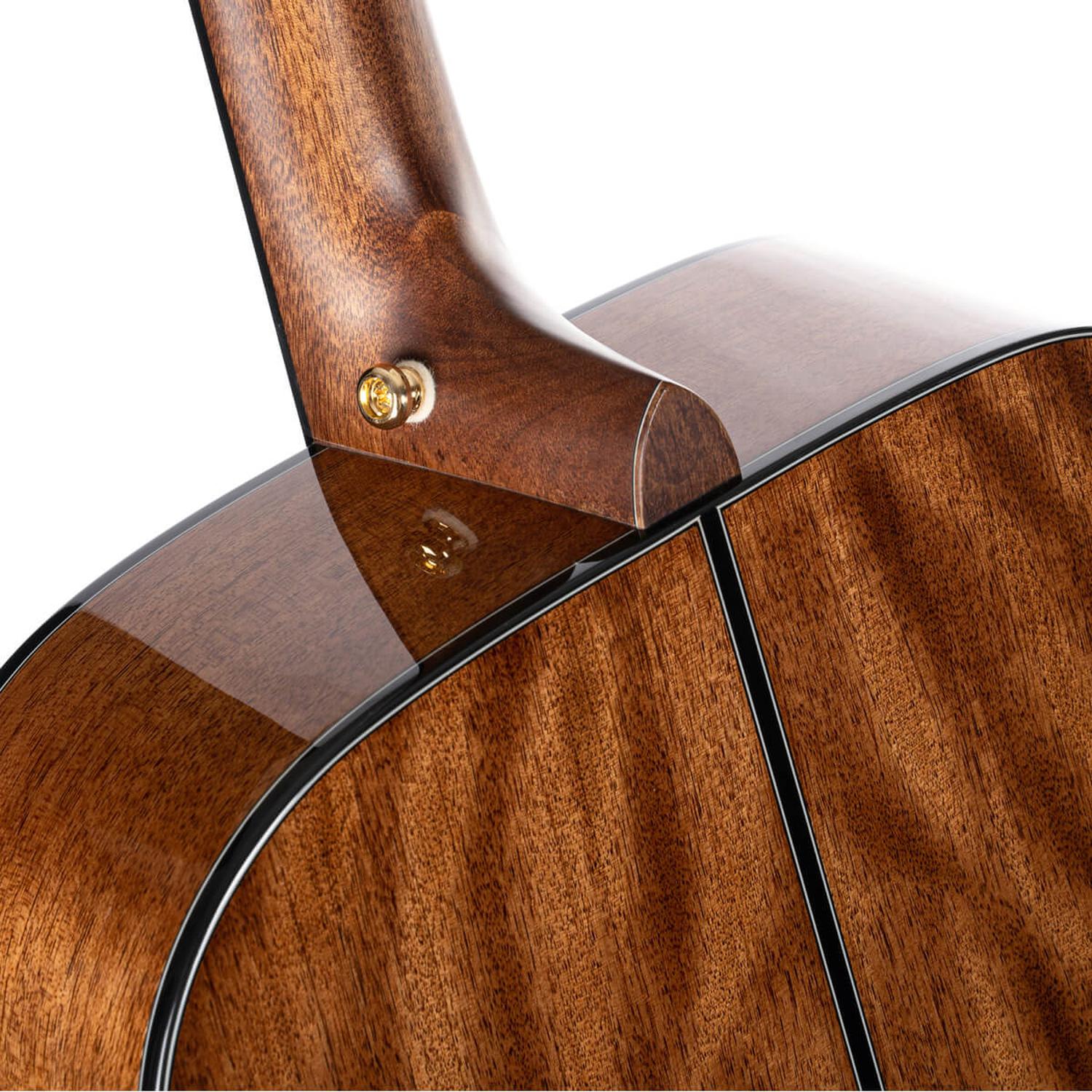 Cort GOLD D6 Dreadnought Acoustic Guitar With Deluxe Soft-Side Case - Natural