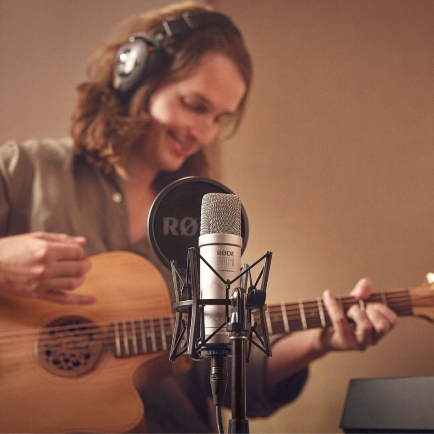 rode condenser microphones rode nt1 5th generation large-diaphragm cardioid studio condenser microphone kit