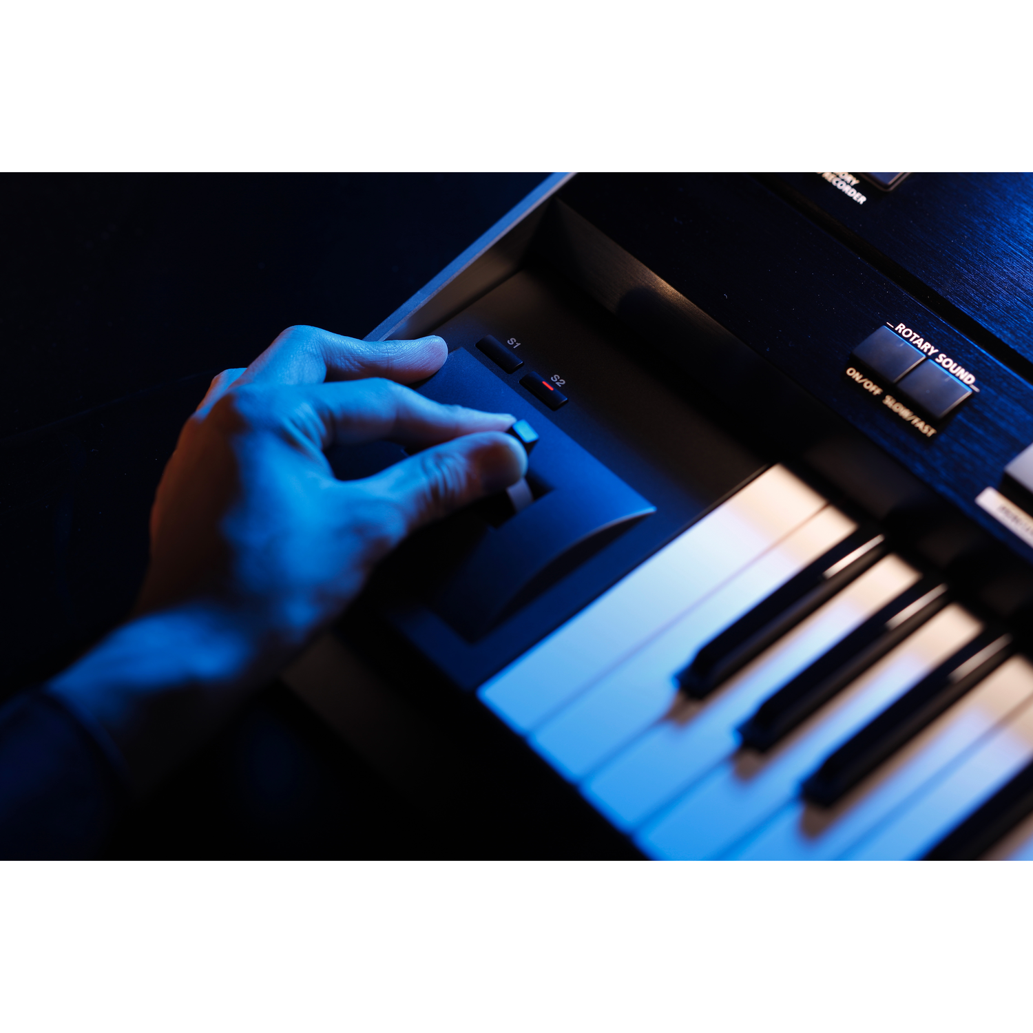 Roland Jupiter-80 Synthesizer