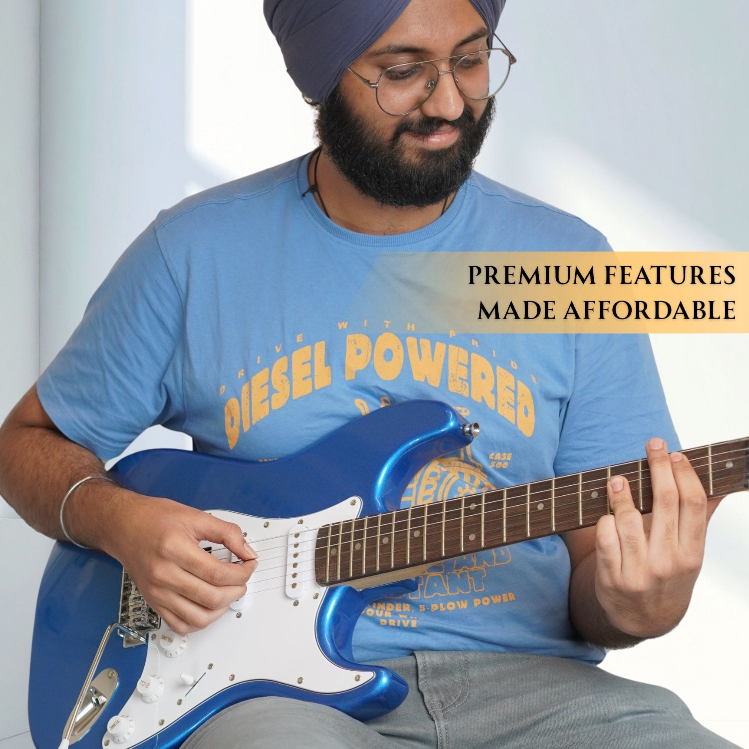 #color_metallic-blue,fretboard_indian-laurel