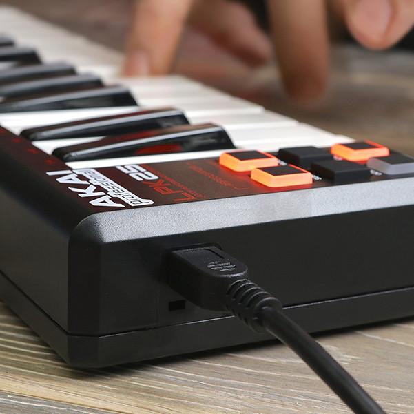 akai midi keyboards akai professional lpk25 laptop performance midi keyboard with btwig software, polishing cloth, gigbag & ebook
