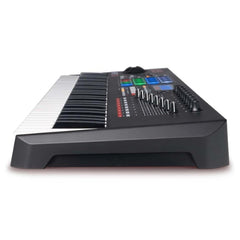 Akai Midi Keyboards Akai Professional MPK261 61-key MIDI Controller With MPC Beats Software Pack