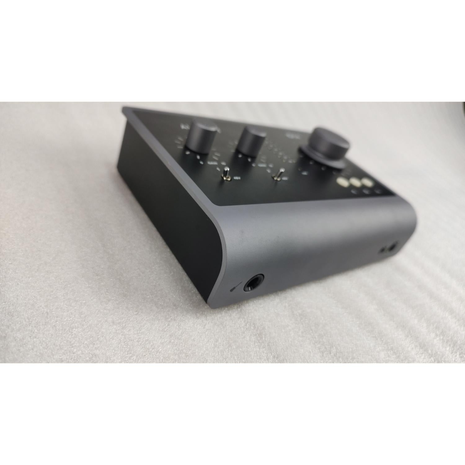 Audient Audio Interfaces Audient ID14 MKII 10 In- 6 Out High Performance Audio Interface with Software Bundle - Open Box
