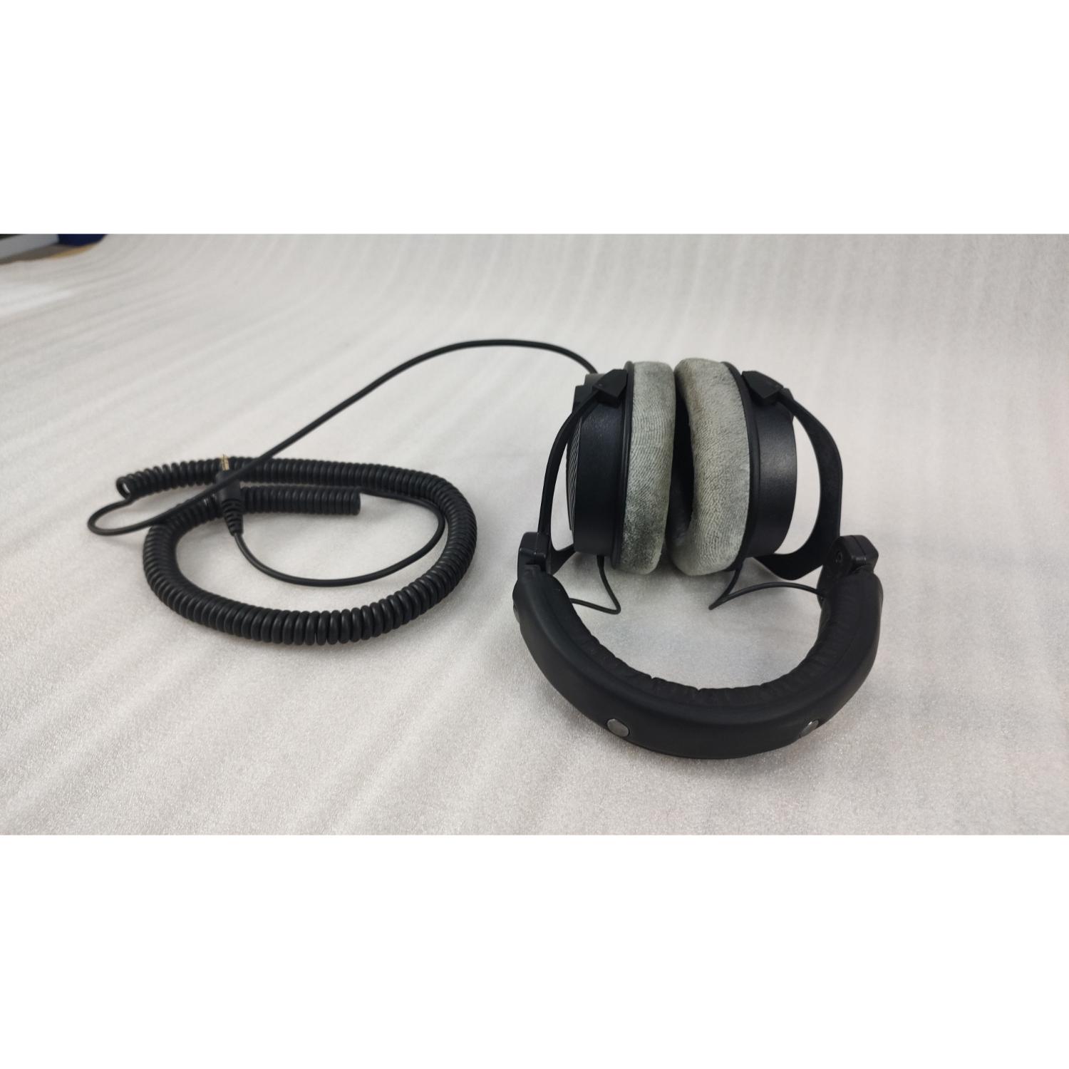 Beyerdynamic Over-ear Wired Headphones 2.02501E+11 Beyerdynamic DT 990 Pro 250 ohms Over Ear Wired Headphone - Black - Open Box