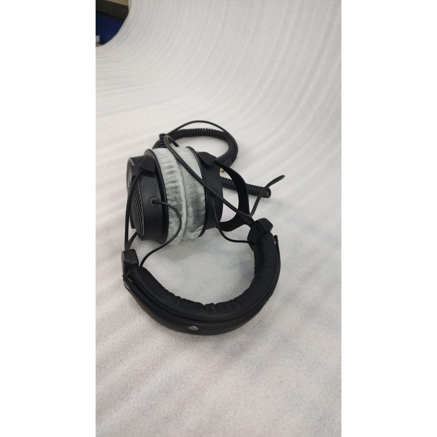 Beyerdynamic Over-ear Wired Headphones Beyerdynamic DT 990 Pro 250 ohms Over Ear Wired Headphone - Black - Open Box