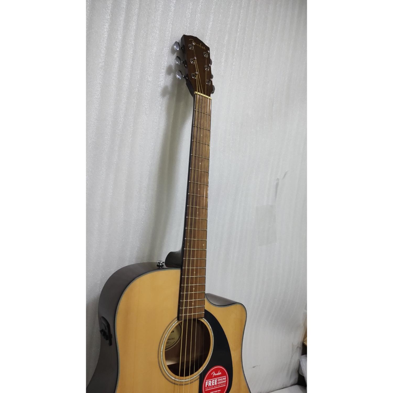 Fender Electro Acoustic Guitars Fender CD-60SCE Dreadnought Electro-Acoustic Guitar - Open Box