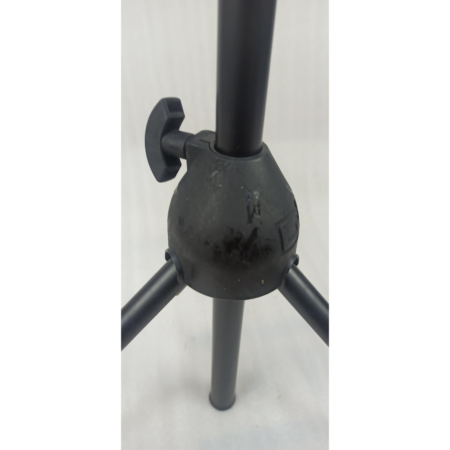 Gator Microphone Stands Gator Frameworks GFW-MIC-2010 Tripod Mic Stand with Standard Twist Clutch and Single Section Boom - Open Box B Stock
