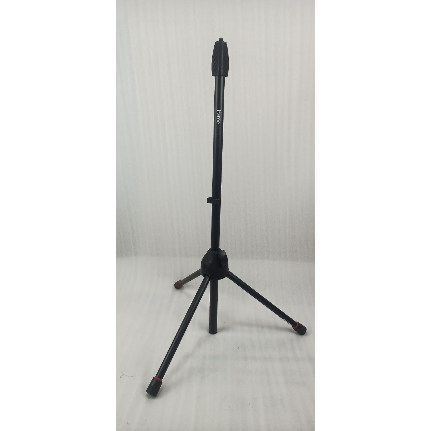 Gator Microphone Stands Gator Frameworks GFW-MIC-2010 Tripod Mic Stand with Standard Twist Clutch and Single Section Boom - Open Box B Stock
