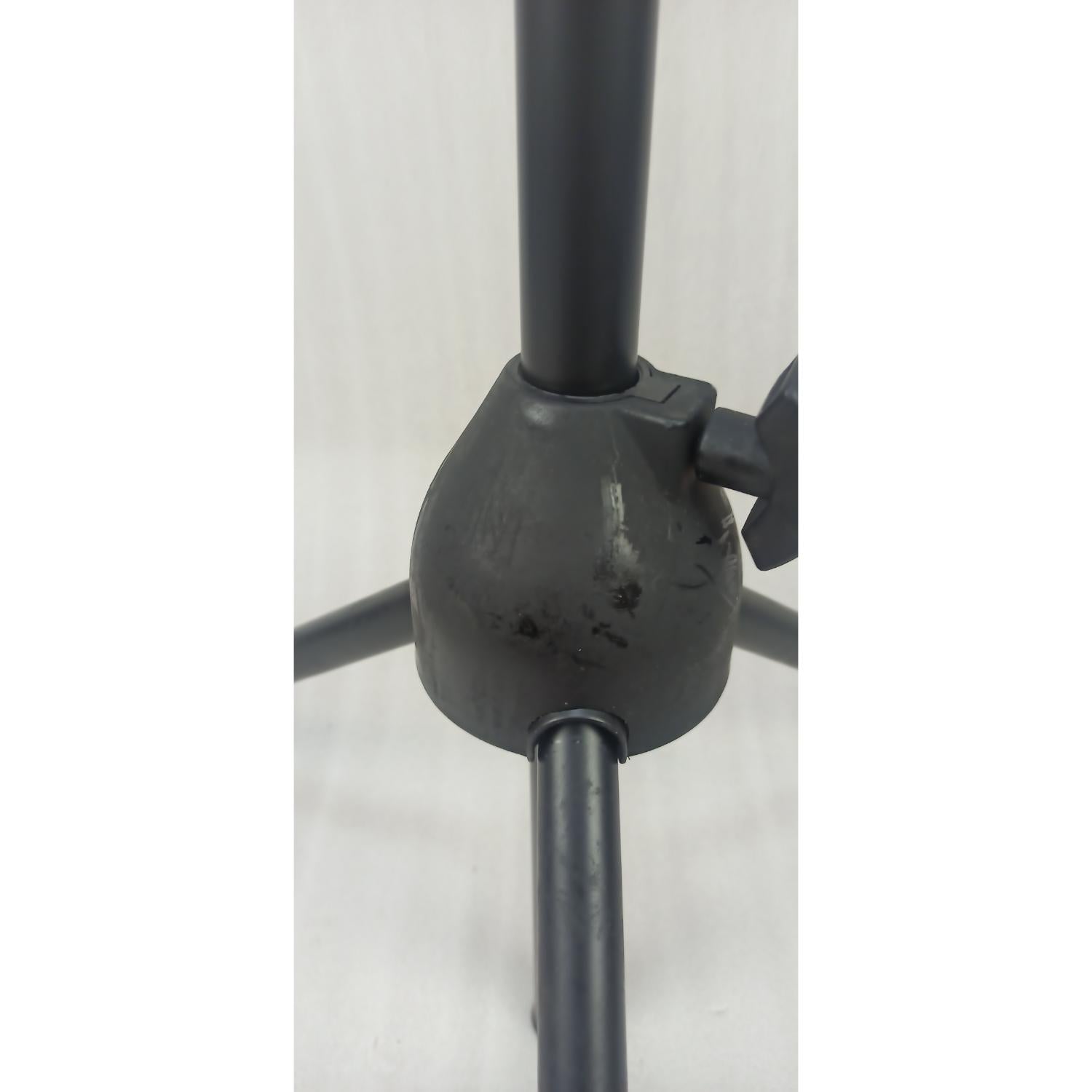 Gator Microphone Stands Gator Frameworks GFW-MIC-2010 Tripod Mic Stand with Standard Twist Clutch and Single Section Boom - Open Box B Stock