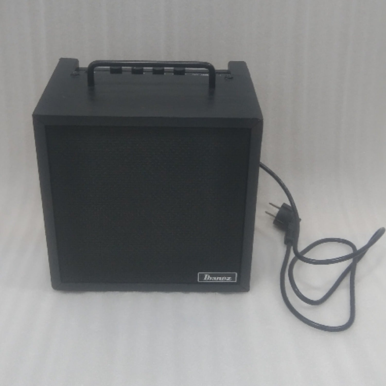 Ibanez Bass Combo Amplifiers 202501084931 Ibanez IBZ10BV2-U 10W Combo Bass Amplifier - Open Box B Stock
