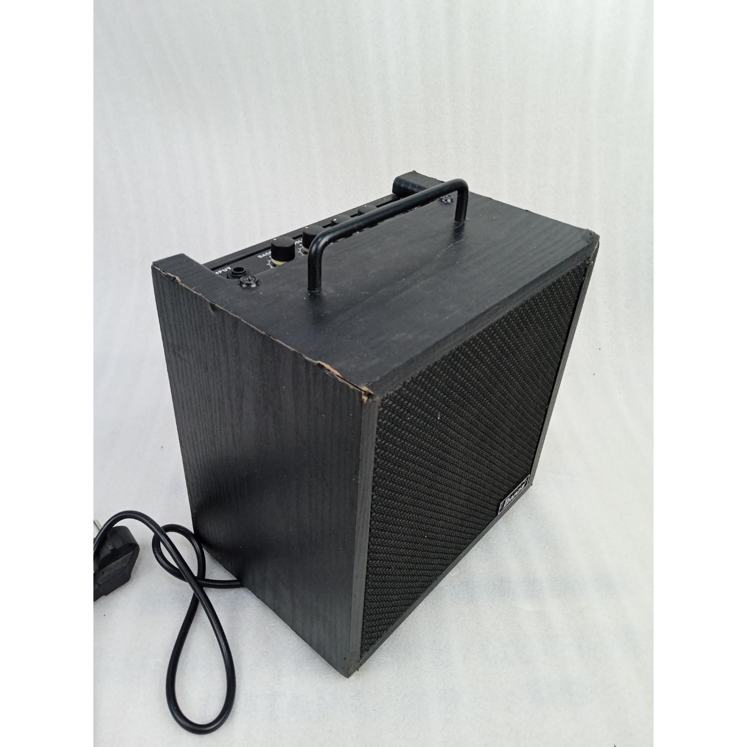 Ibanez Bass Combo Amplifiers Ibanez IBZ10BV2-U 10W Combo Bass Amplifier - Open Box B Stock