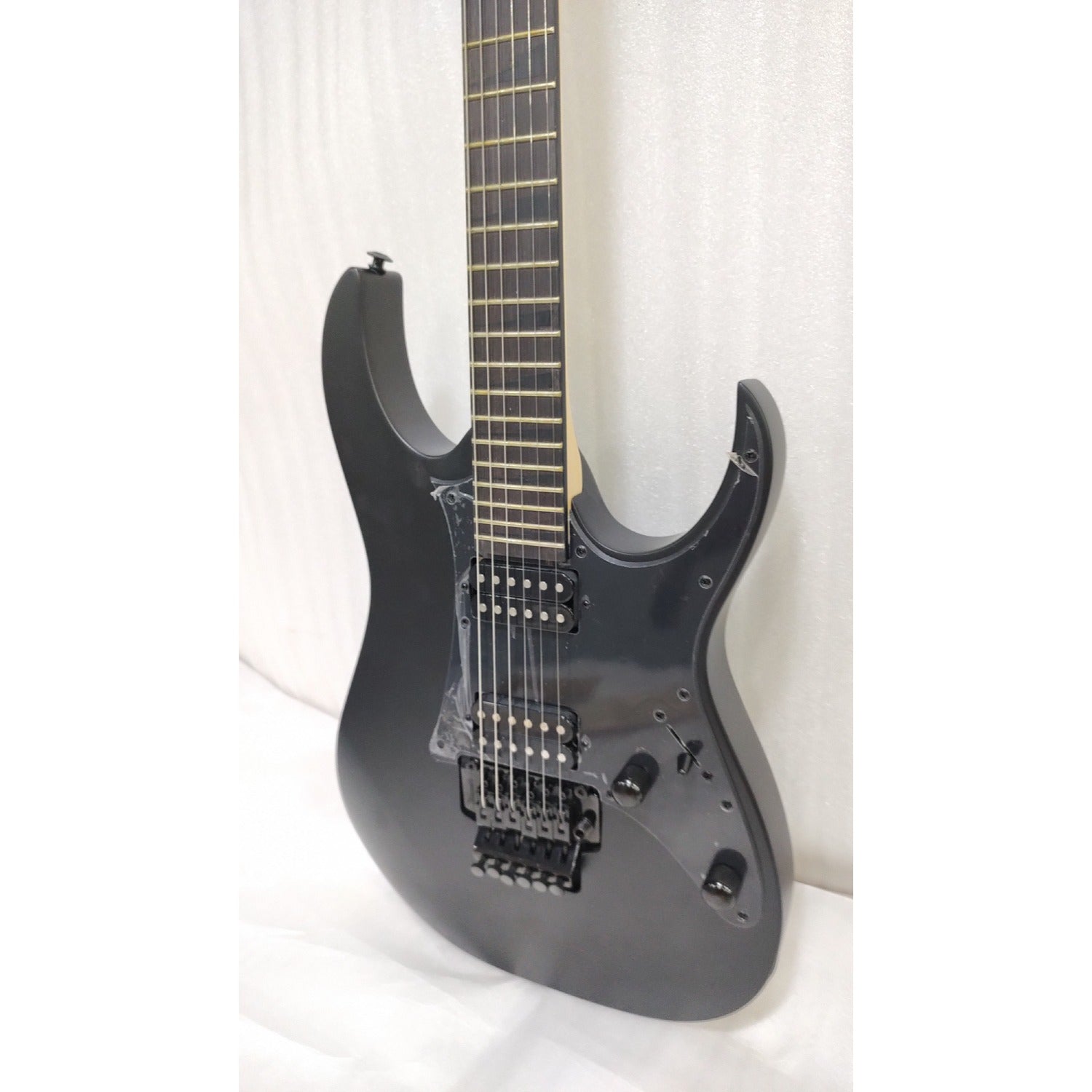 Ibanez Electric Guitars Ibanez GRGR330EX RG 6 String Electric Guitar - Open Box
