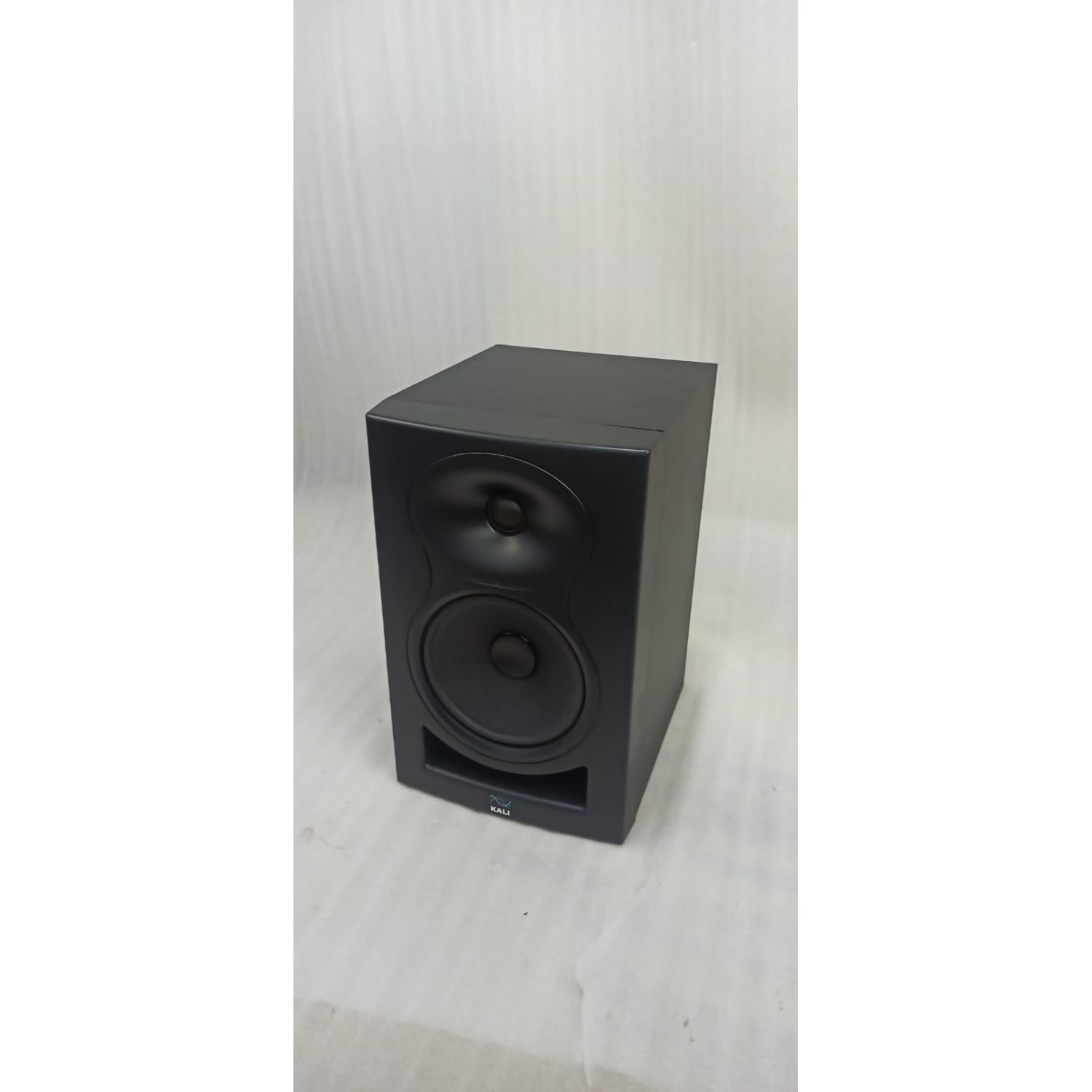 Kali Audio Monitor Speakers Kali Audio LP-6 2nd Wave Lone Pine Series 6.5" Active Studio Monitor - Single Unit - Open Box #barcode_202601009783