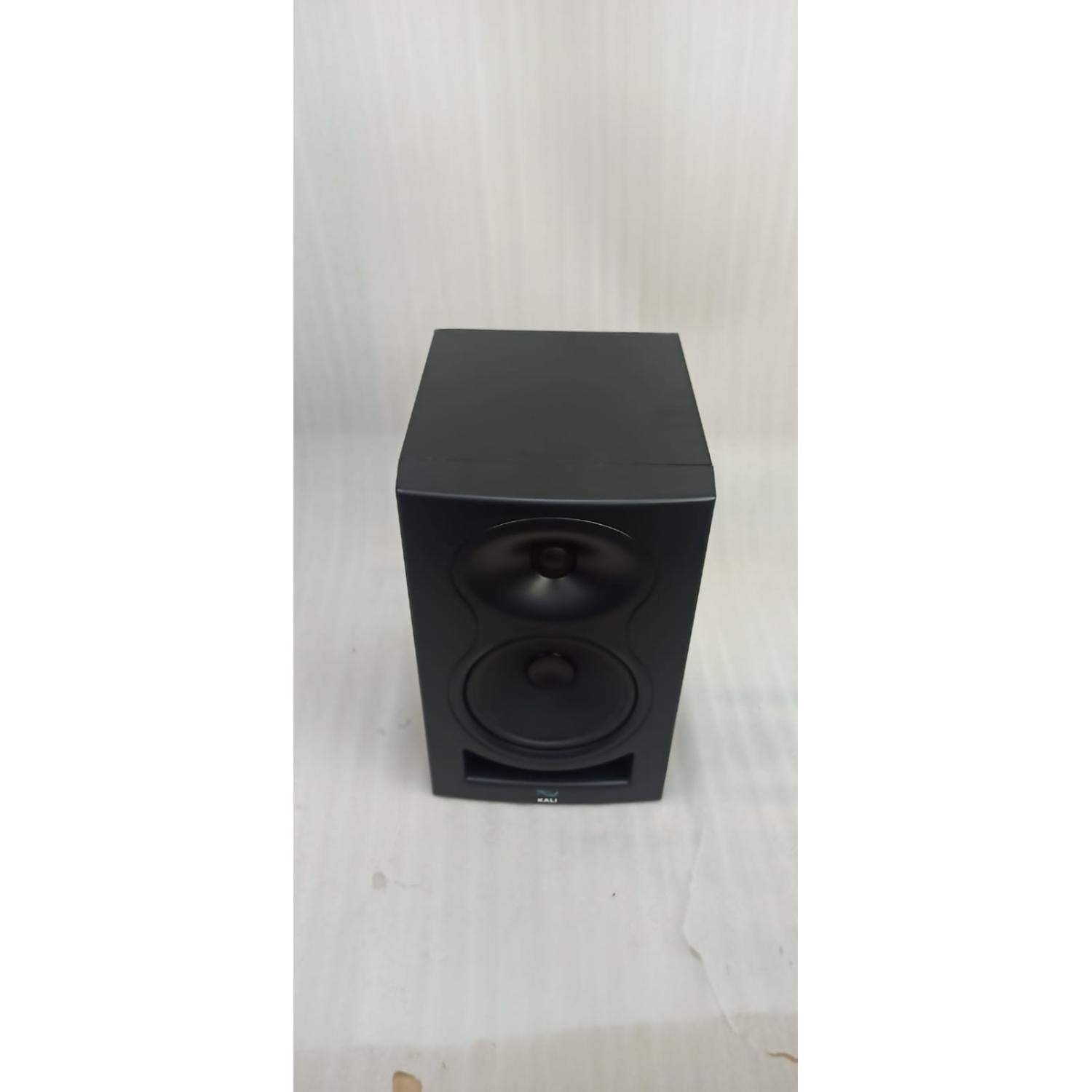 Kali Audio Monitor Speakers Kali Audio LP-6 2nd Wave Lone Pine Series 6.5" Active Studio Monitor - Single Unit - Open Box #barcode_202601009783