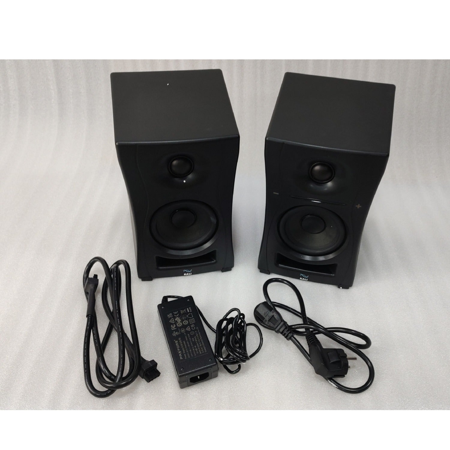 Kali Audio Monitor Speakers Kali Audio LP-UNF 4.5" Ultra Nearfield Powered Studio Monitors - Pair - Open Box