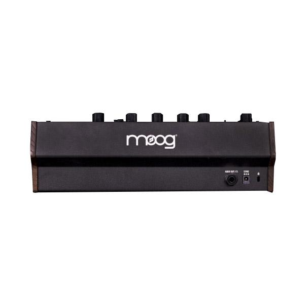 moog synthesizers moog dfam drummer from another mother analog percussion synthesizer