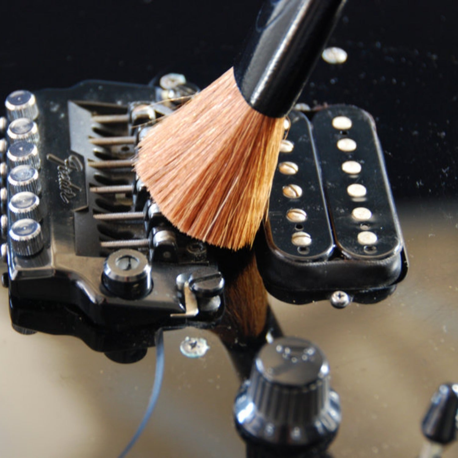 Music Nomad Cleaners and Conditioners Music Nomad MN205 All in 1 String, Body And Hardware Cleaning Tool