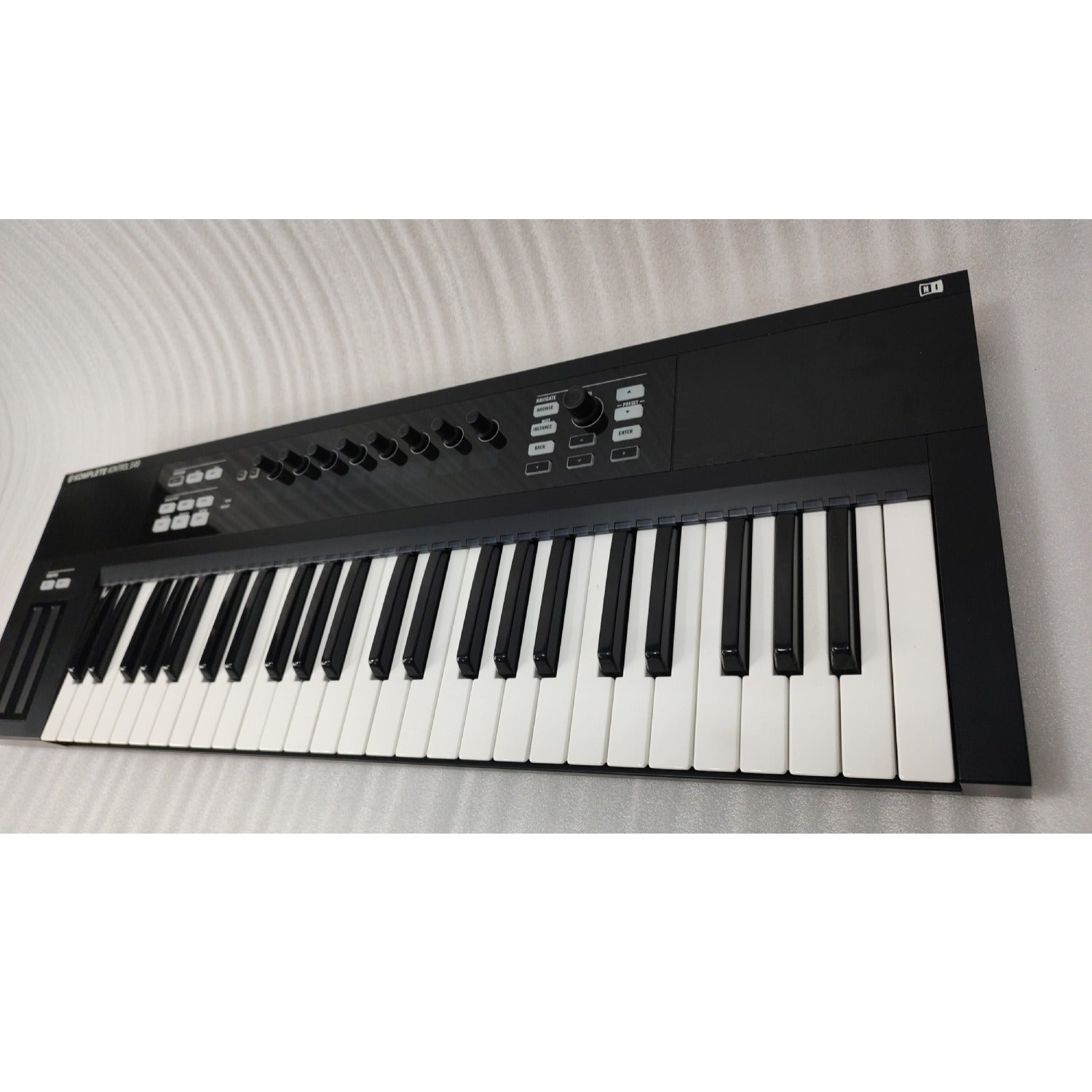 Native Instruments Midi Keyboards Native Instruments Komplete Kontrol S49 MK1 Midi Keyboard with Free Upgrade To Komplete 12 Select - Open Box