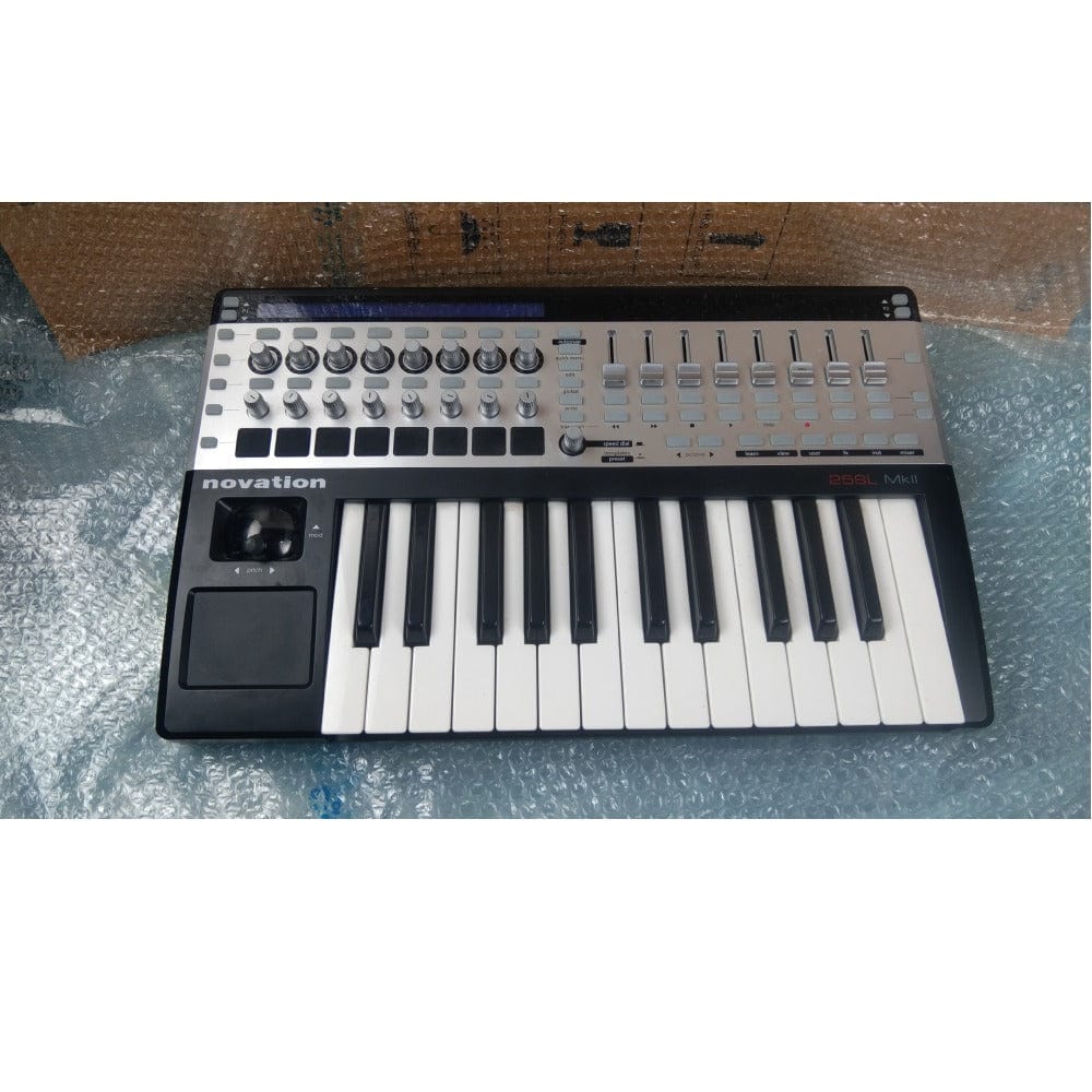 novation midi keyboards novation 25 sl mkii 25 key usb midi keyboard - open box b stock