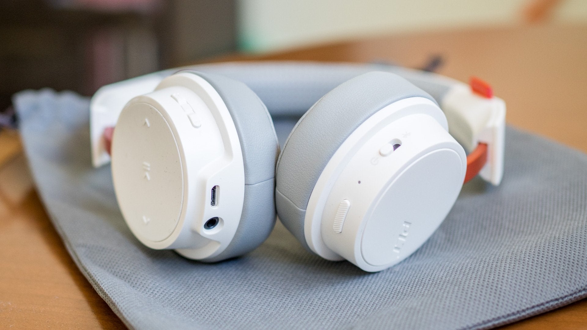 plantronics wireless headphones plantronics backbeat 500 white