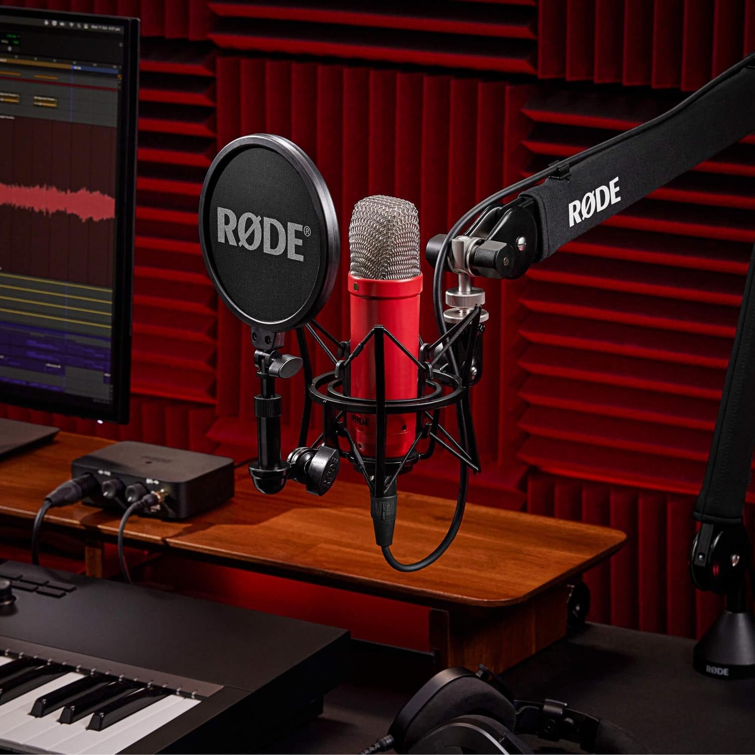 Rode Condenser Microphones Rode NT1 Signature Series Studio Condenser Microphone
