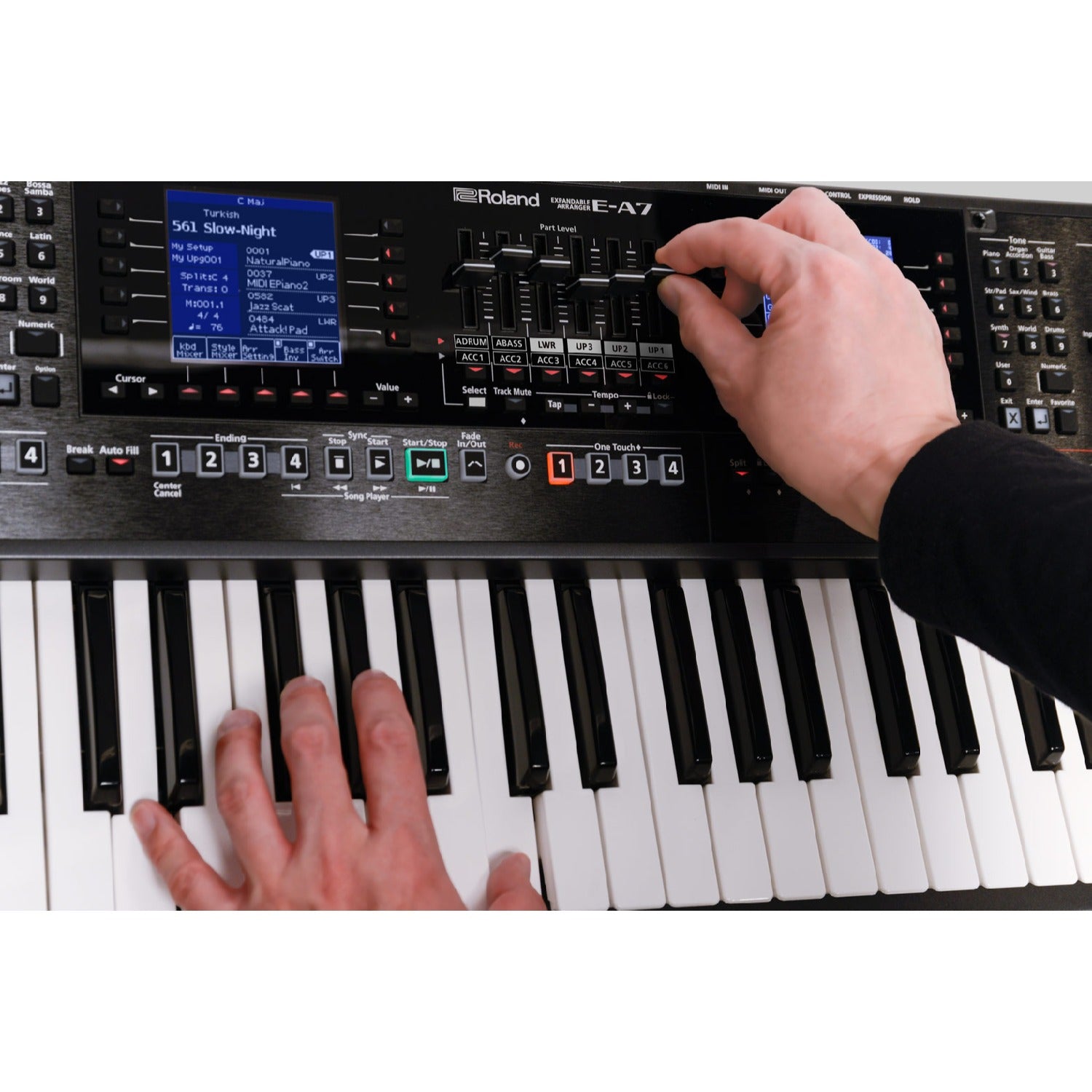 Roland Arranger Keyboards Roland E-A7 Expandable Arranger Keyboard