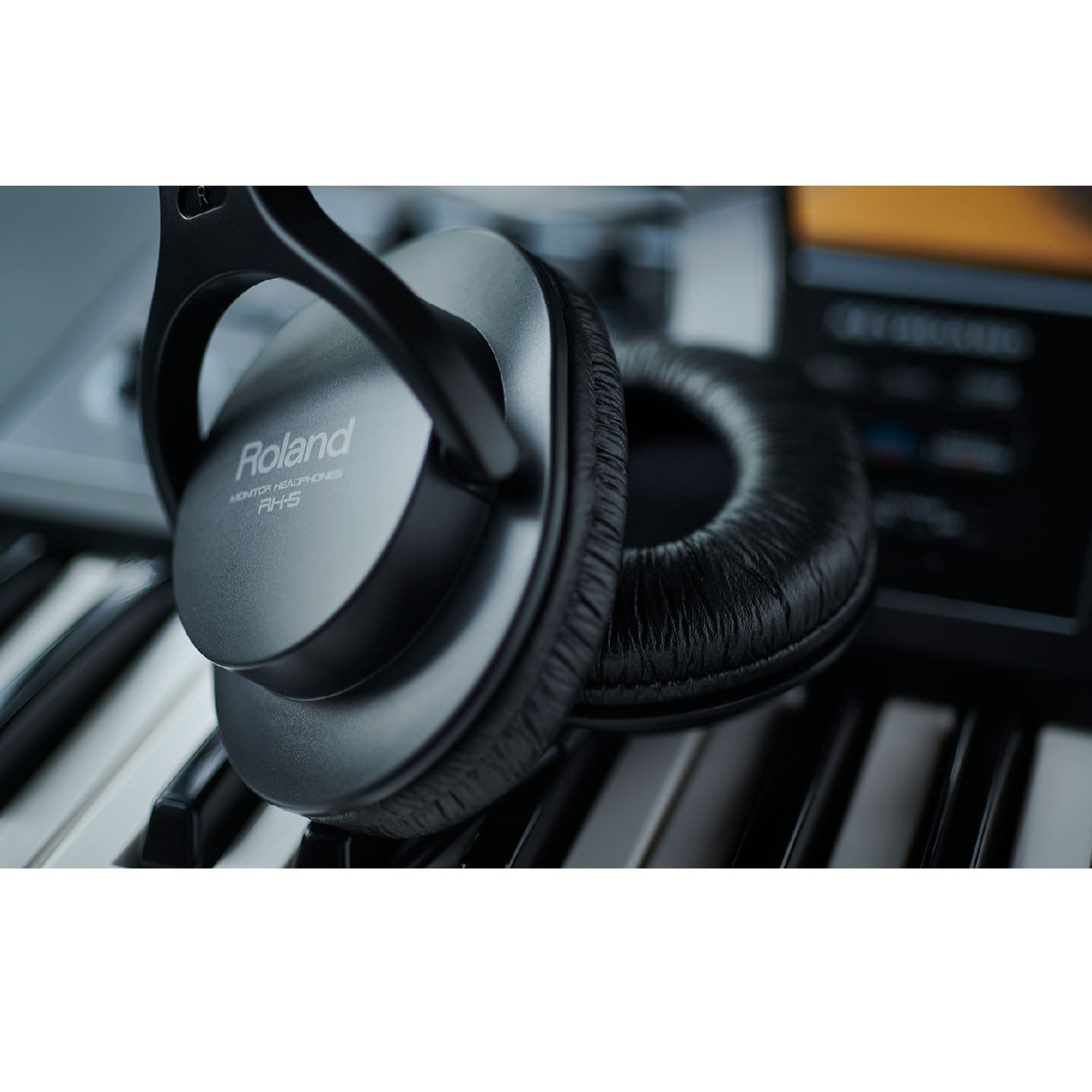 Roland Headphones Roland RH-5 Around Ear Stereo Headphones