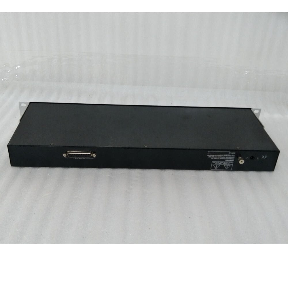 sm pro audio pre amps sm pro audio pr8e multichannel microphone preamplifier - open box b stock