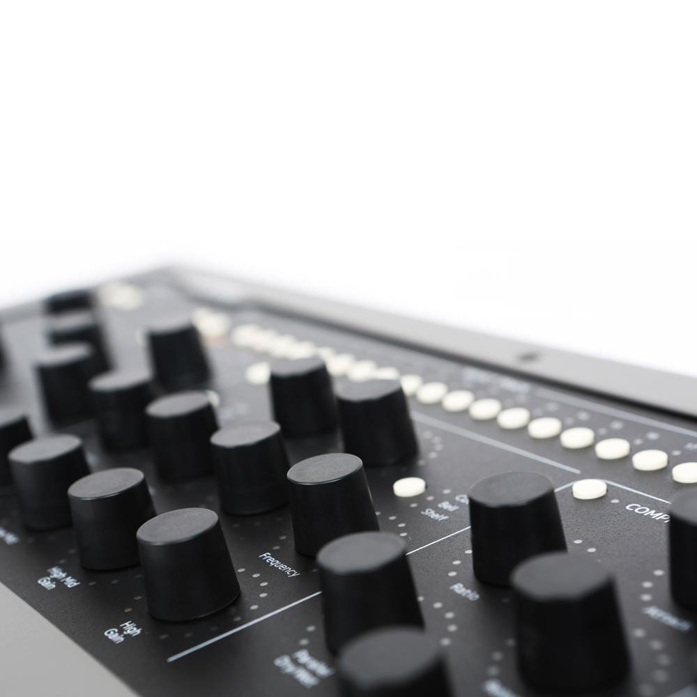 softube analog mixers softube console 1 mk2 digital-analog mixer