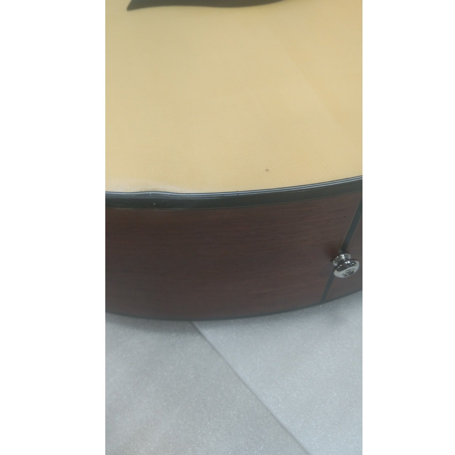 Vault Acoustic Guitars Vault EA25 Grand Auditorium Shape Acoustic Guitar with Bubinga Back and Sides - Open Box B Stock