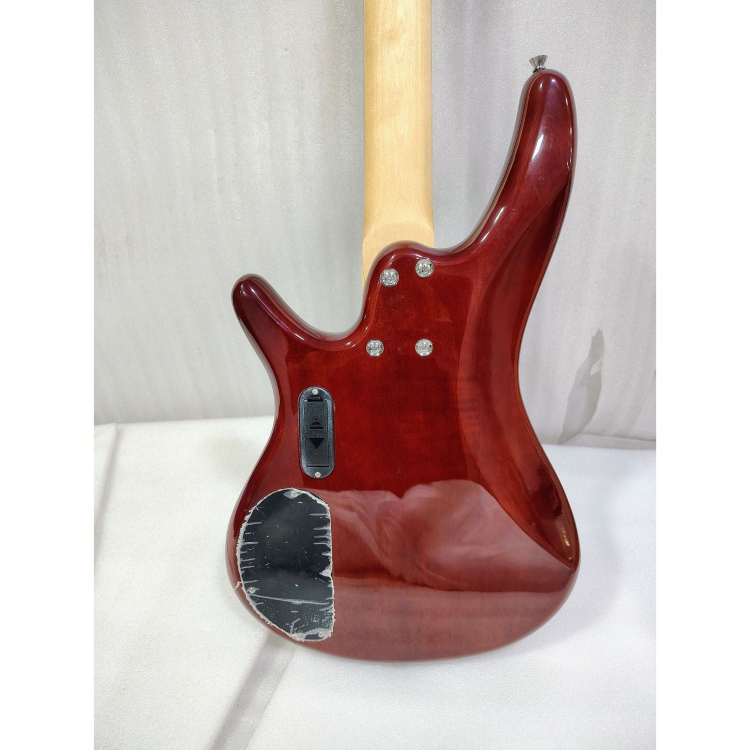 Vault Bass Guitars 202401029965 Vault Performer Pro RB4 Four String Electric Bass Guitar with Gigbag - High Gloss Solid Mahogany - Open Box