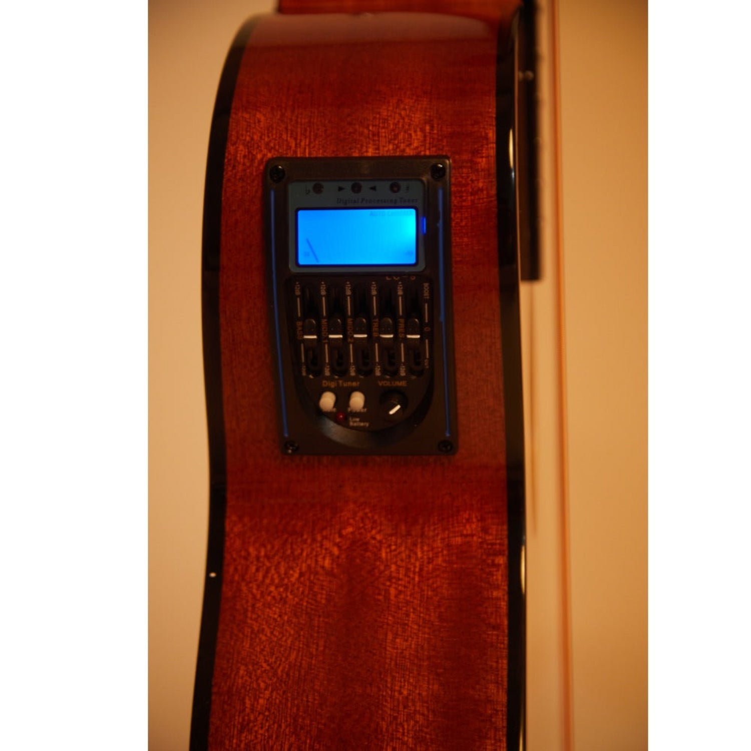 Vault Bass Guitars Vault EB40CE 4 String Solid-Top Acoustic Bass Guitar With EQ and Padded Gigbag - 34" Long Scale Length #color_natural,size_34-inch-long-scale-length