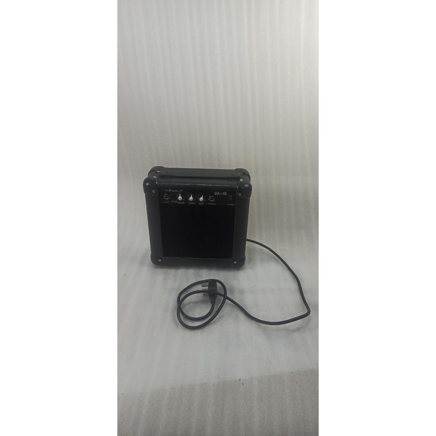 Vault Guitar Combo Amplifiers 202501045392 Vault GA10 Guitar Amplifier - 10 watts - Open Box B Stock