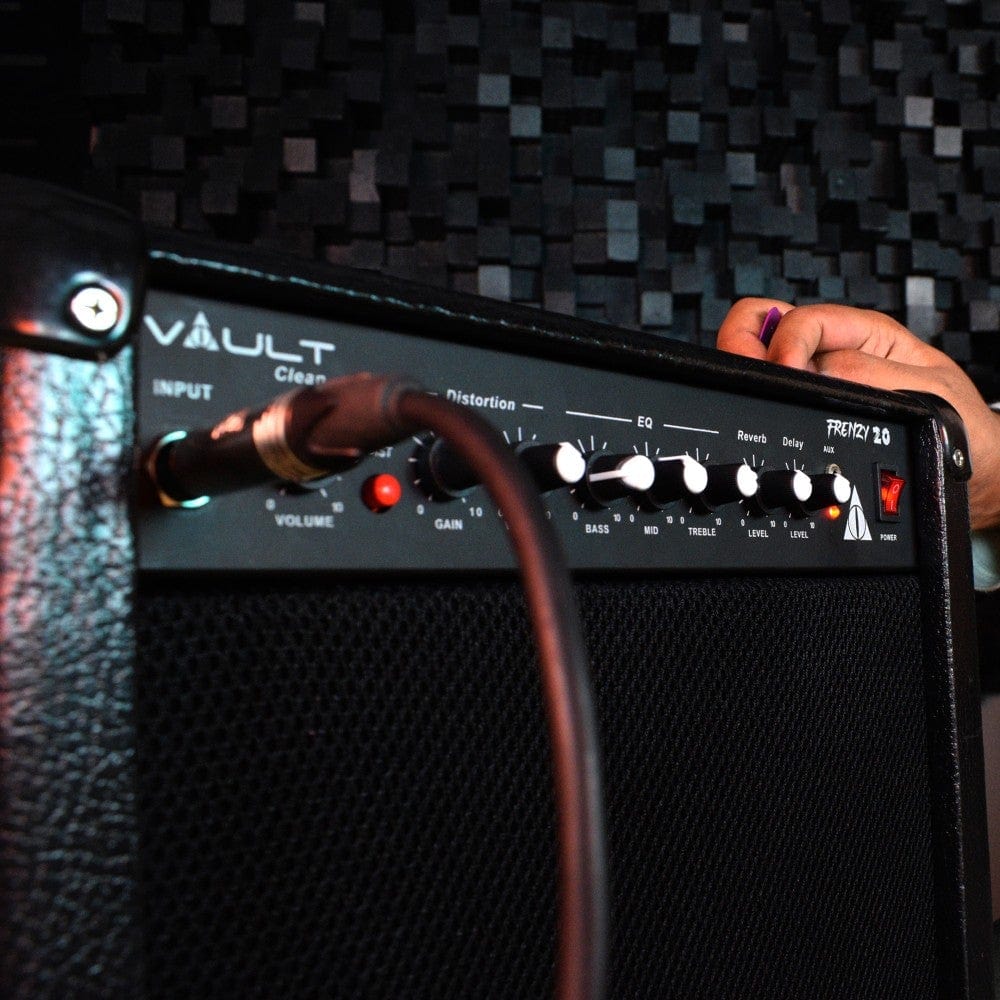 vault guitar combo amplifiers vault frenzy 20 watt guitar combo amplifier with analog distortion, reverb & delay all playable together - open box