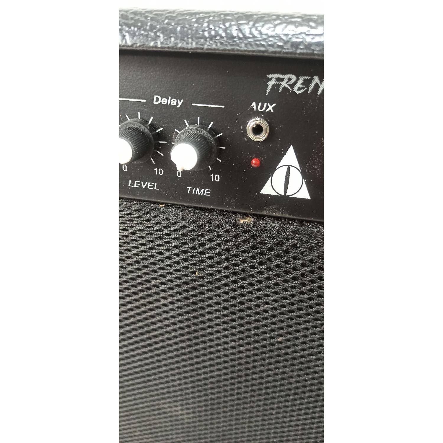 Vault Guitar Combo Amplifiers Vault Frenzy 40 Watt Combo Guitar Amplifier with Analog Distortion, Reverb & Delay All Playable Together - Open Box