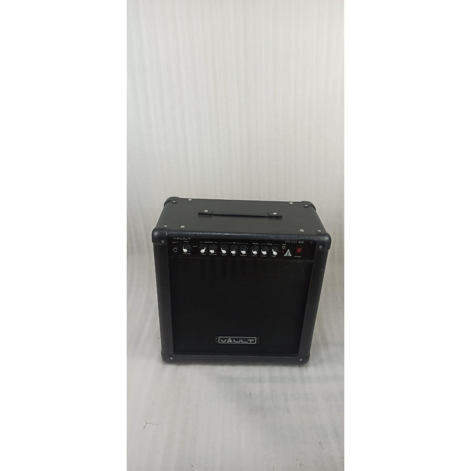 Vault Guitar Combo Amplifiers Vault Frenzy 40 Watt Combo Guitar Amplifier with Analog Distortion, Reverb & Delay All Playable Together - Open Box