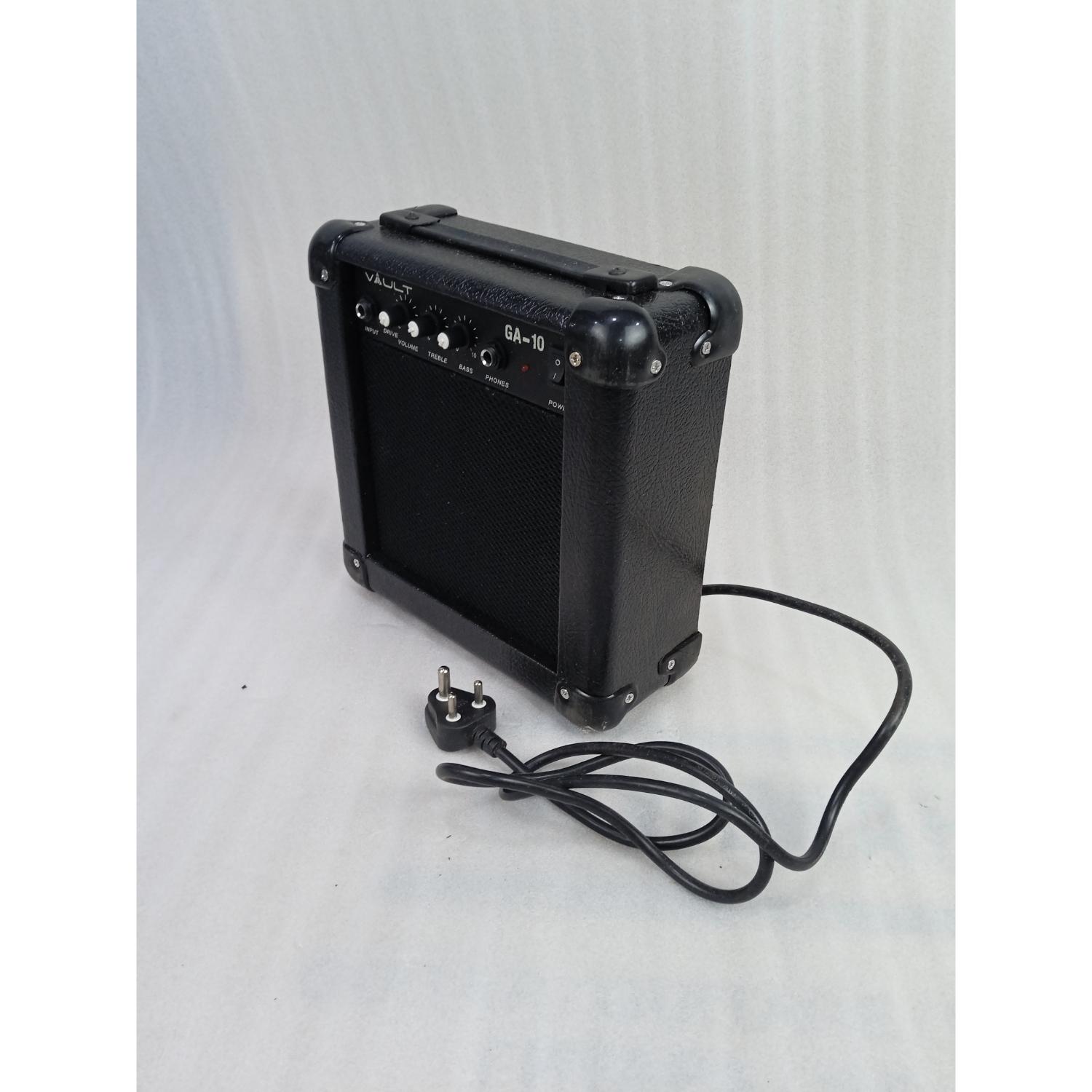 Vault Guitar Combo Amplifiers Vault GA10 Guitar Amplifier - 10 watts - Open Box B Stock