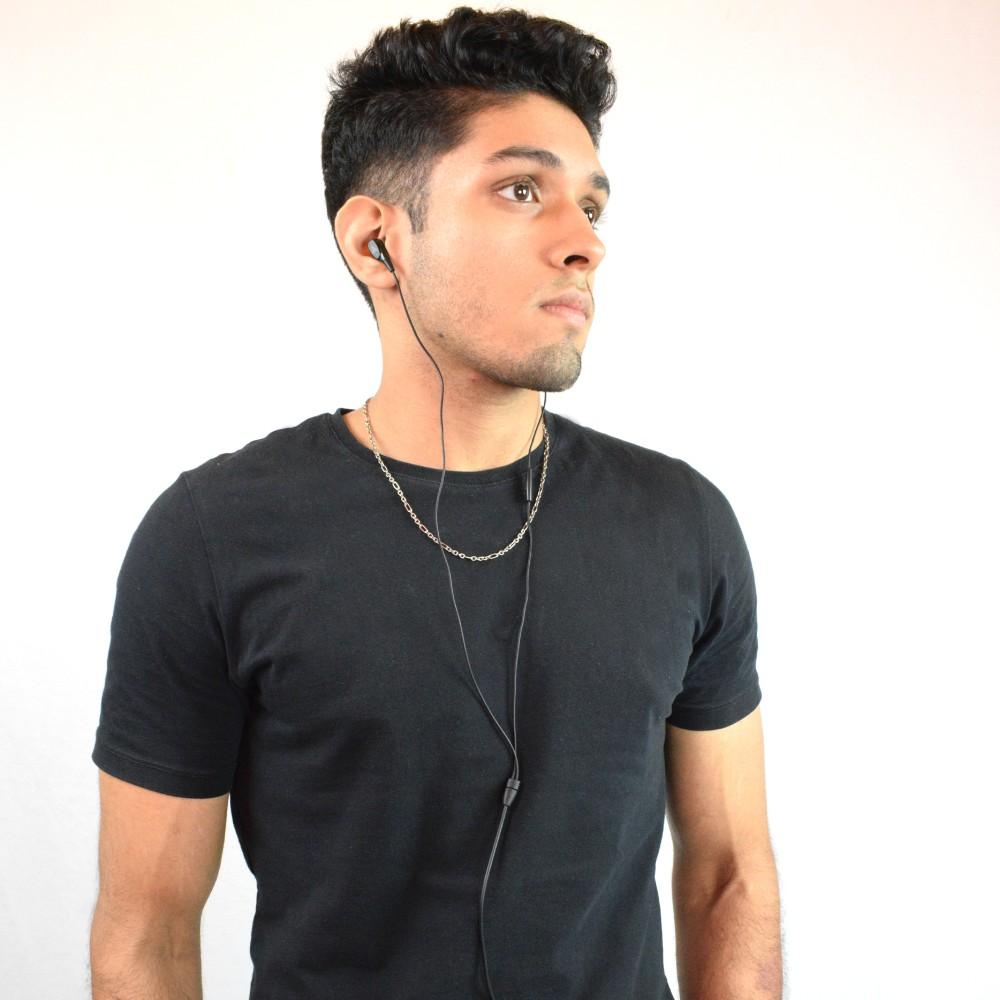 vault in-ear wired headphones black vault buds duo dual driver earphones with in-line mic & 3d stereo sound for iphone, android phones, tablets, pc & laptop