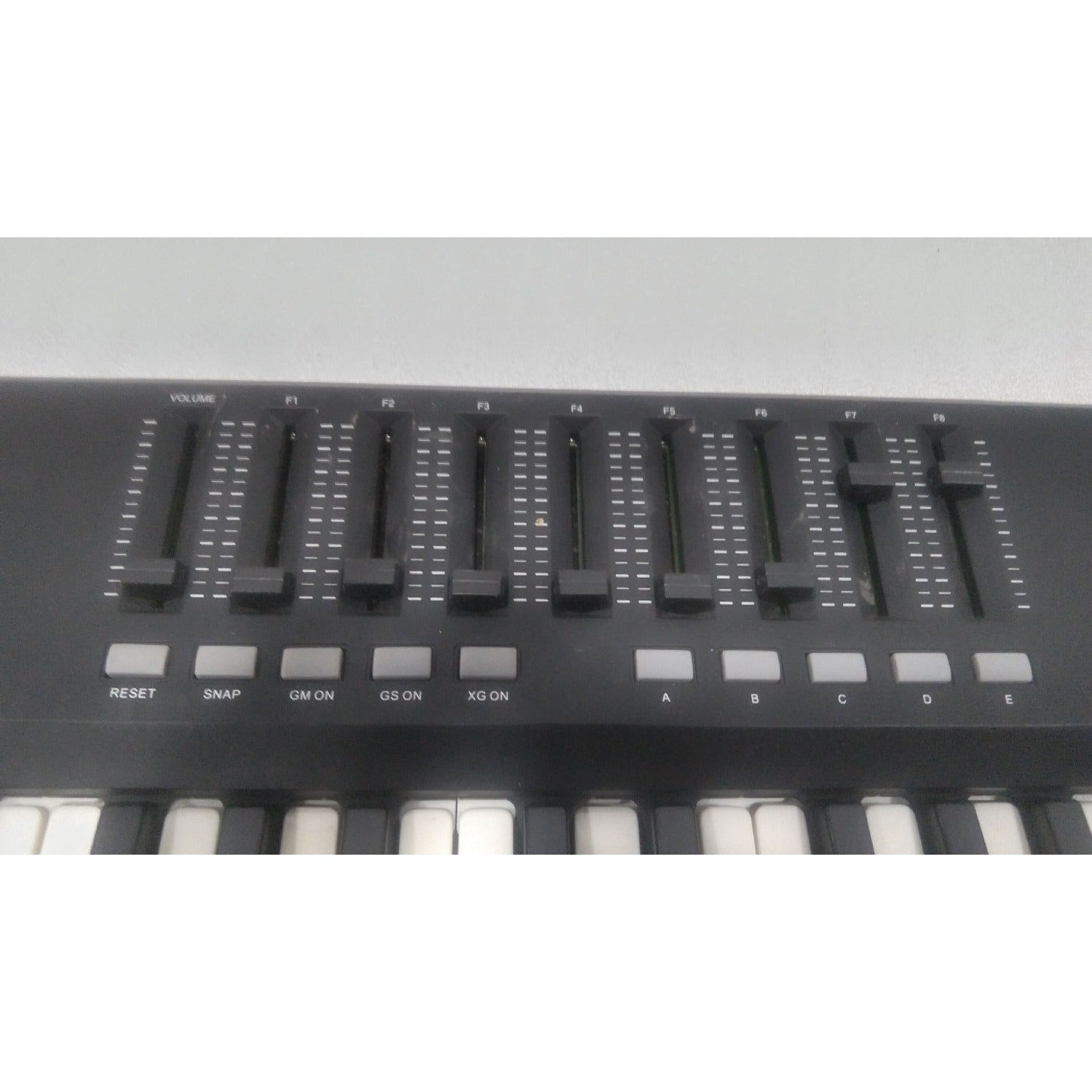 Vault Midi Keyboards Vault APEX 49 USB MIDI Keyboard With RGB Pads - Includes Bitwig 8-Track - Open Box B Stock