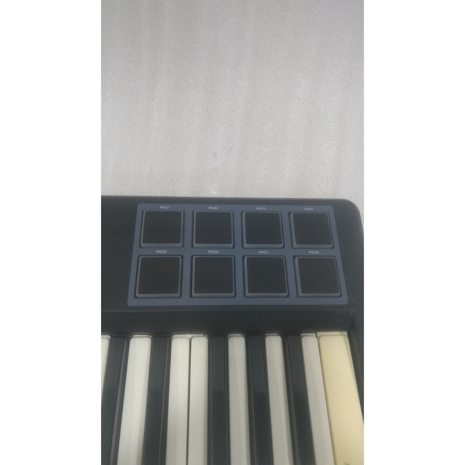 Vault Midi Keyboards Vault APEX 49 USB MIDI Keyboard With RGB Pads - Includes Bitwig 8-Track - Open Box B Stock