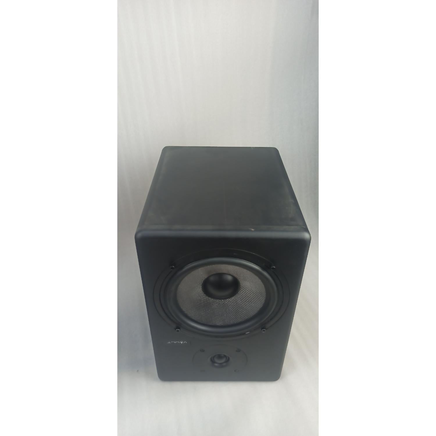 Vault Monitor Speakers Vault C8 8-Inch Powered Studio Monitors - Pair - Open Box