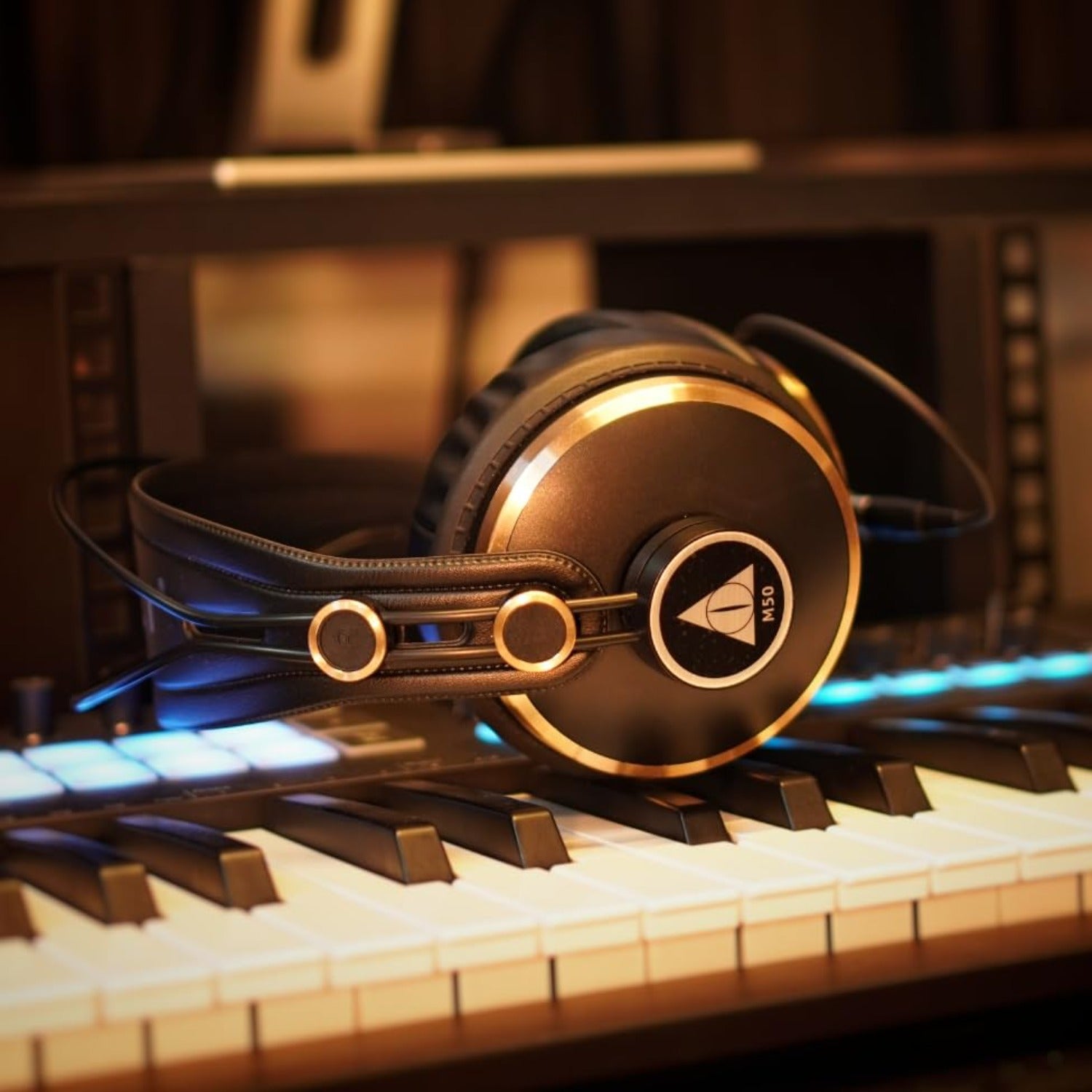Vault Studio Headphones Black Vault Sonic M50 Studio Monitoring Headphones