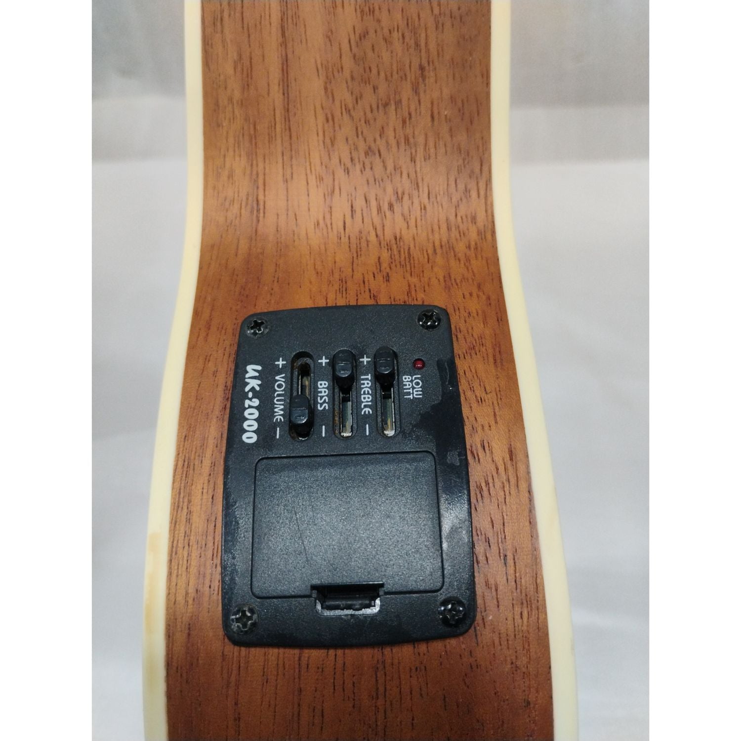 Vault Tenor Ukuleles Vault UK-1000TCE 26-Inch Solid Spruce Top Premium Semi Cutaway Electro- Acoustic Tenor Ukulele - Open Box B Stock