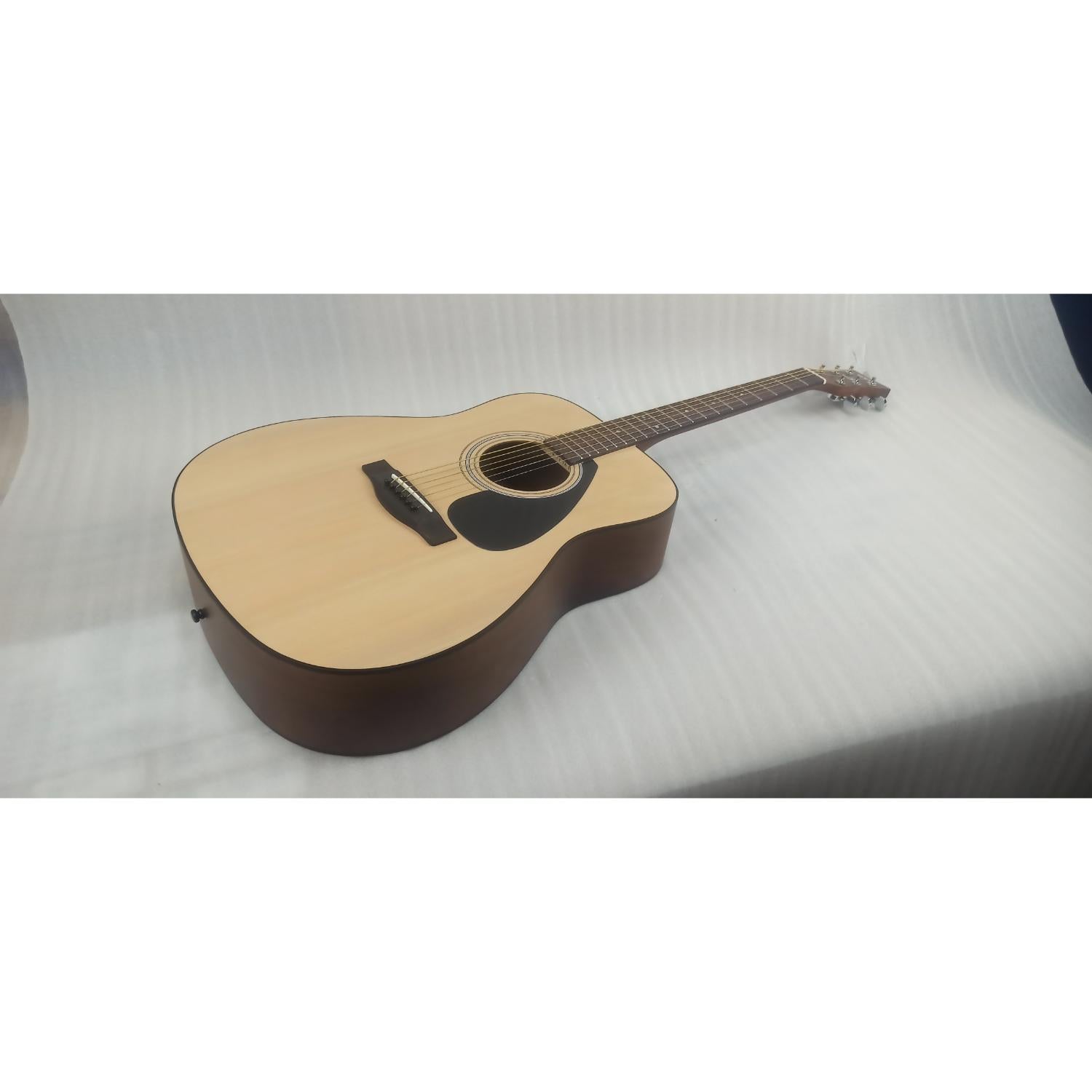 Yamaha Acoustic Guitars Yamaha F280 40 Inch Acoustic Guitar - Open Box B Stock