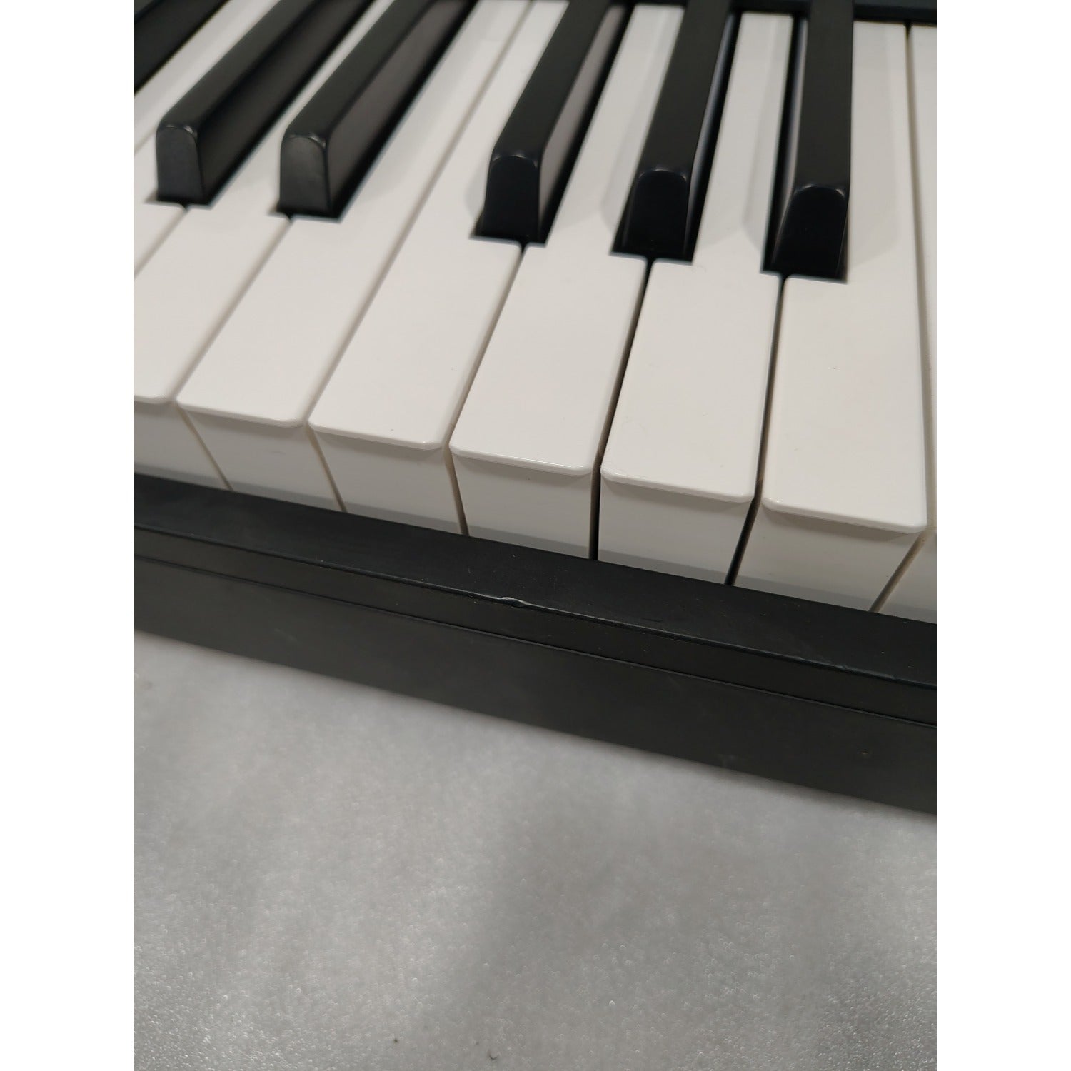 Yamaha Digital Pianos Yamaha P145 88 Key Digital Piano - Open Box