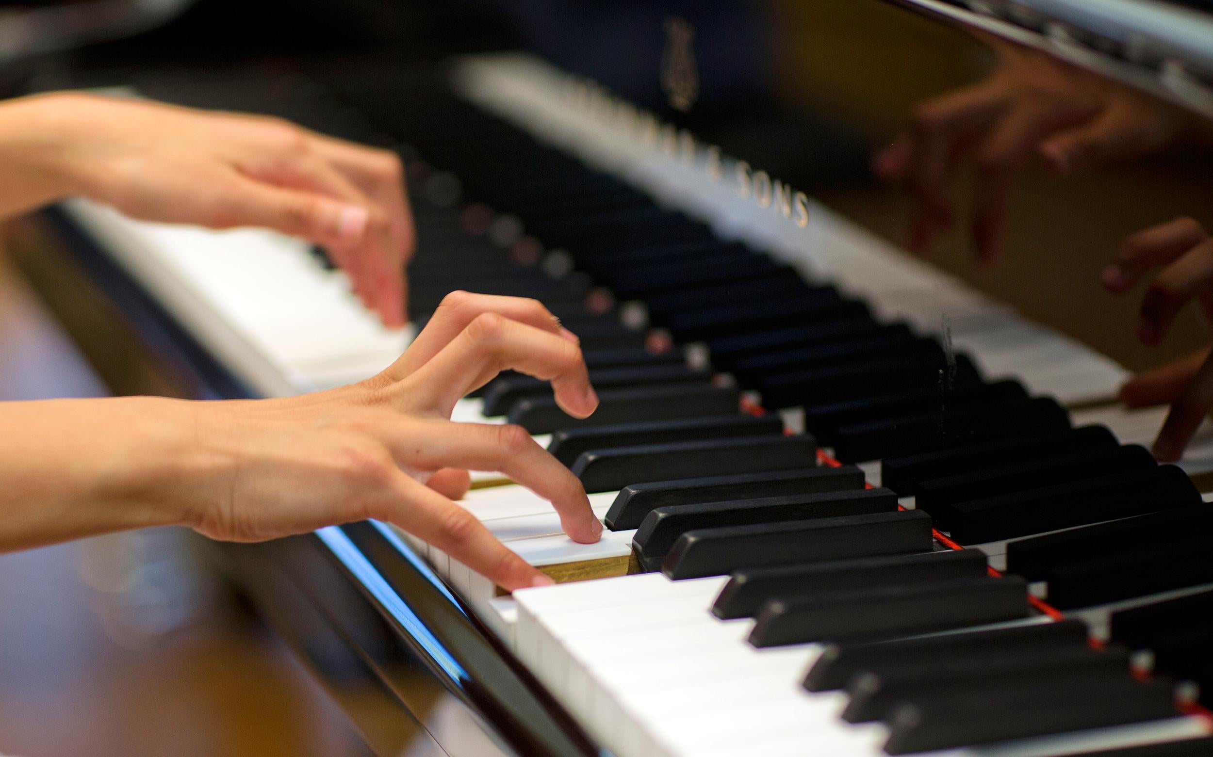 Piano Tutorial A few simple tips for playing the piano