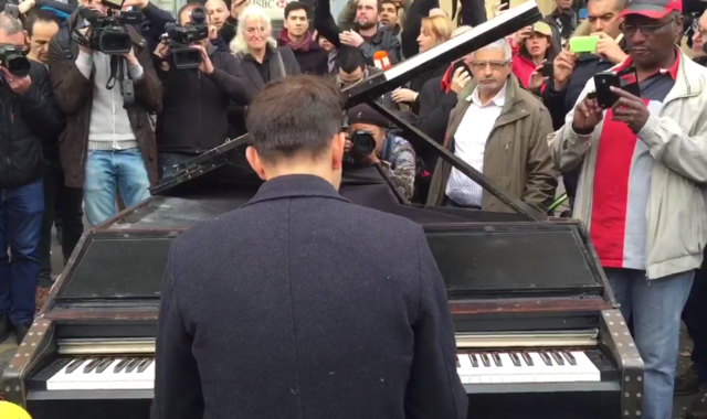 'Imagine' pianist traveled 400 miles to perform John Lennon song in Paris