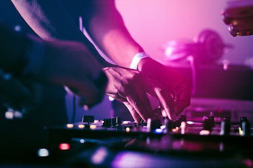 DJ Tips - Choosing Headphones, Needles & Slipmats