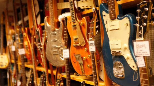 How to buy a vintage guitar