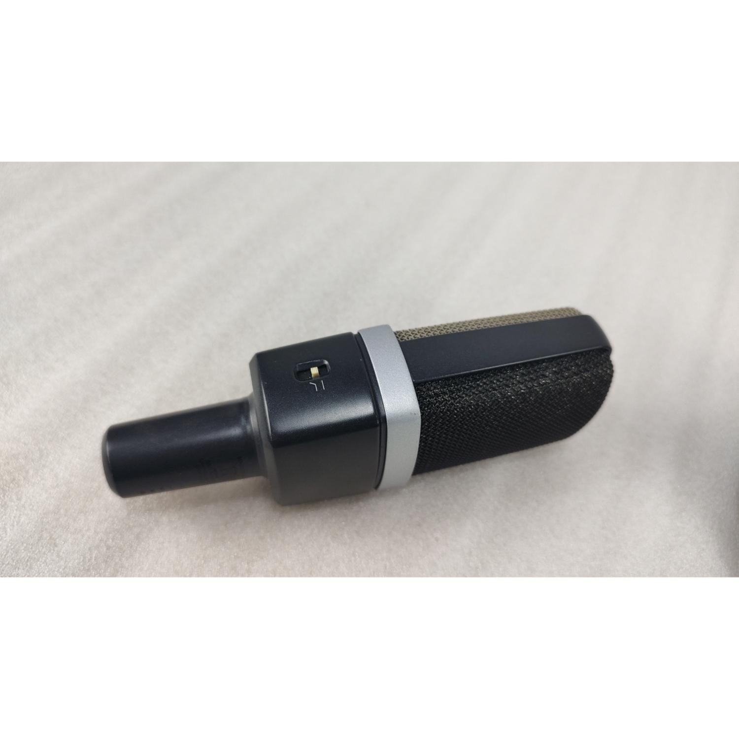 AKG C214 Large Diaphragm Condenser Microphone with Aluminium Case - Open Box